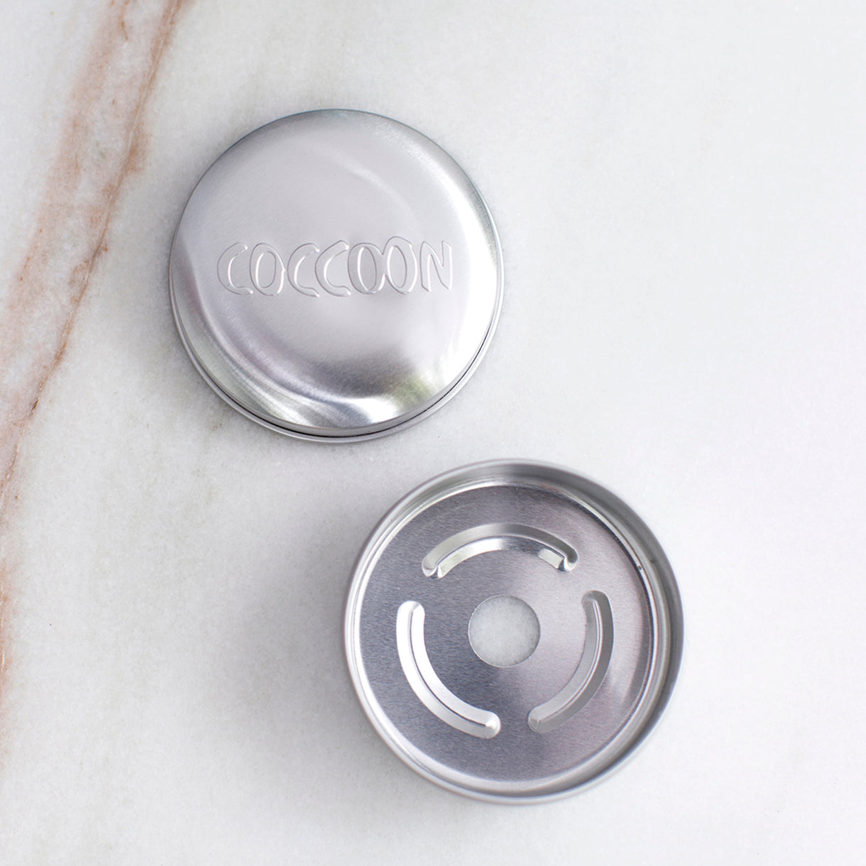 Portasolidi Coccoon in alluminio aperto